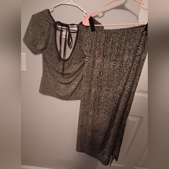 Y2k Fashion Bug Elegant Snake Print Short Sleeve Top & Skirt 2 Pieceset - Picture 1 of 6